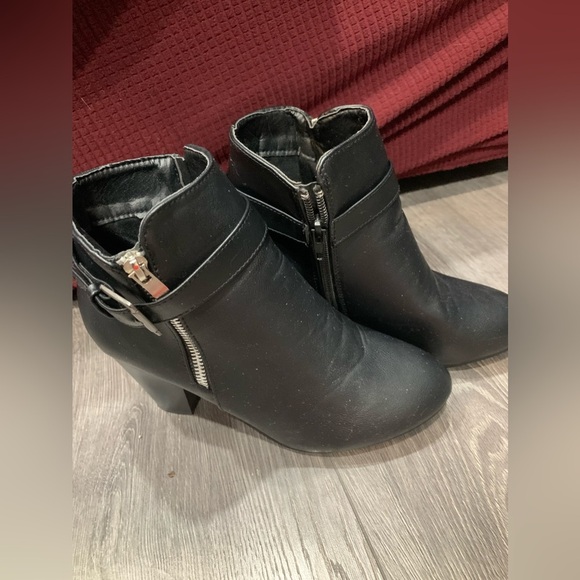 Ardene Block-Heel Booties w Zippers in Black, Size Women’s 7 - Picture 1 of 6